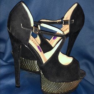 Lilana heels new with tags